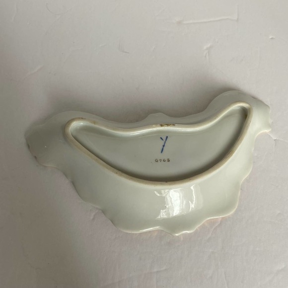 Sweet violets Bone Dish Porcelain Gold Trim Hand Painted G765 Lefton? - Picture 4 of 4